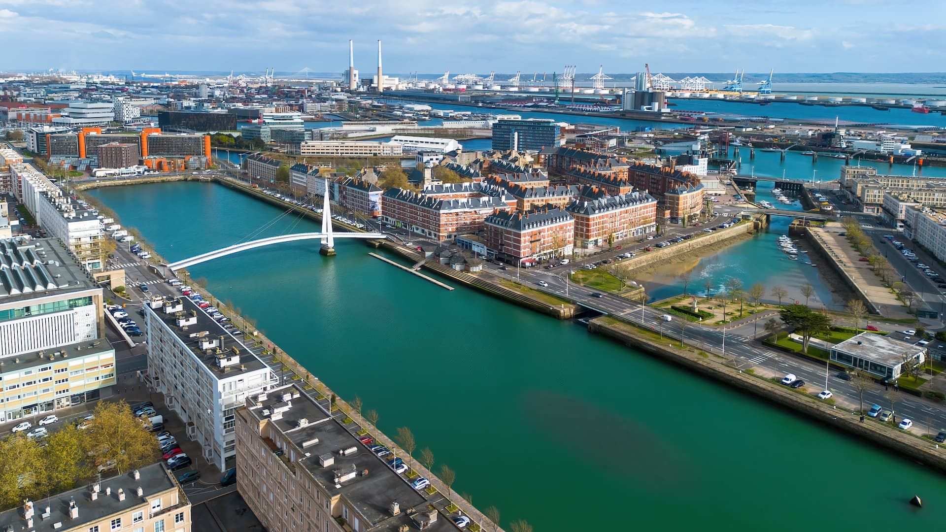 Vue aérienne du centre-ville du Havre, illustrant l'implantation du cabinet de management de transition au Havre