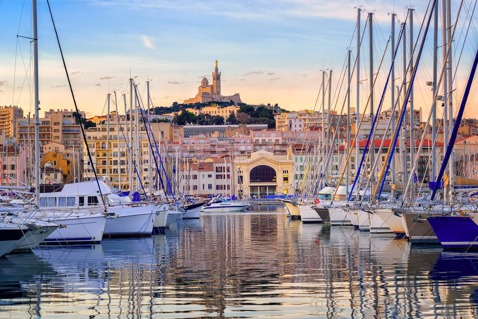 Vue du Vieux-Port de Marseille, illustrant l'implantation du cabinet à Marseille